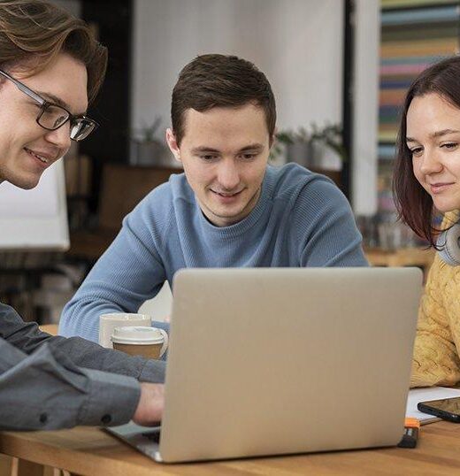 كيف تختار الدورة التعليمية المناسبة لك في عالم التعلم الرقمي؟