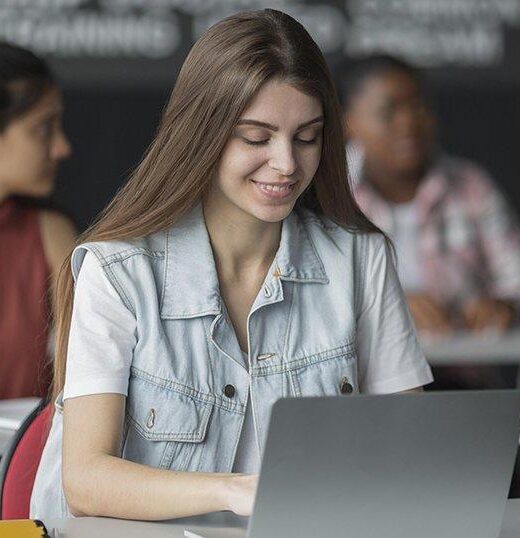 كيف يمكن للطلاب تحسين مهاراتهم الدراسية في العصر الرقمي؟